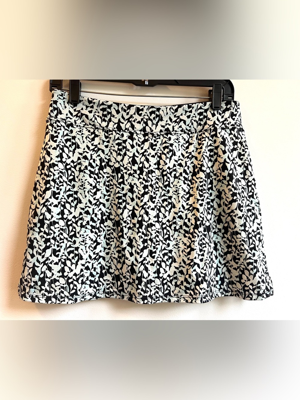 Tranquility by Colorado Clothing Black & White Leaf-Print A-Line Skirt